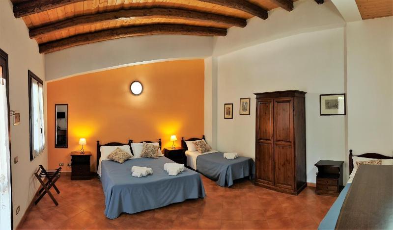 Quadruple Room image 1