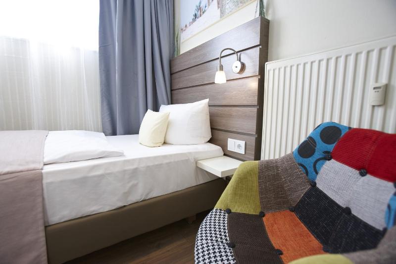 Standard Single Room image 1