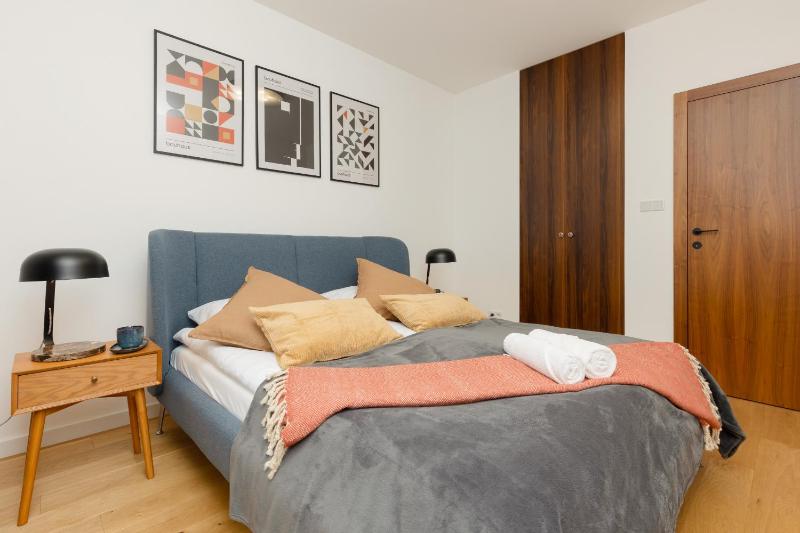 Trendy & Spacious 3-room Apartament Warsaw Wilanów by Noclegi Renters - image 4