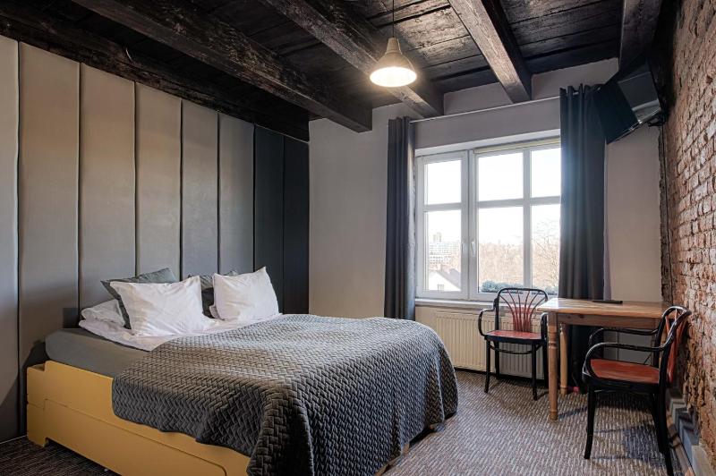 Double or Twin Room with External Bathroom image 2