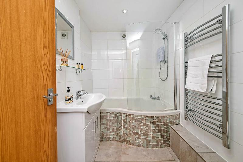 Finest Retreats - Mowbray - image 23