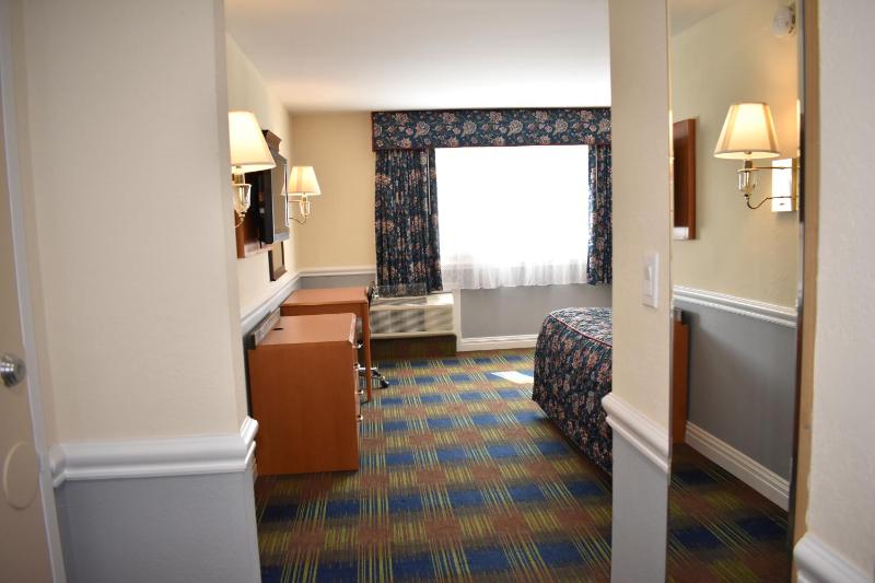 King Room image 2