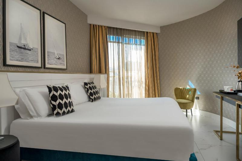 Single Room with City View and Spa Access image 3