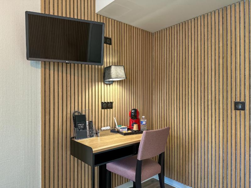 Standard Double Room - Disability Access image 3