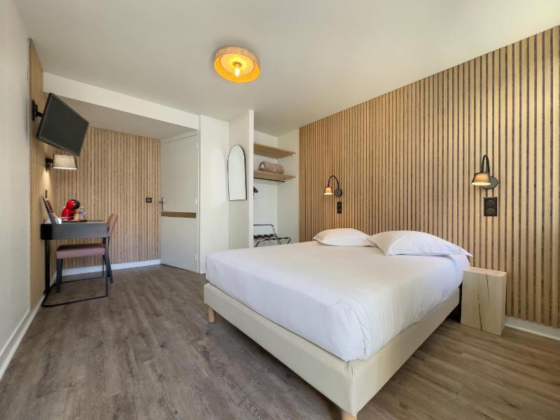 Standard Double Room - Disability Access image 4