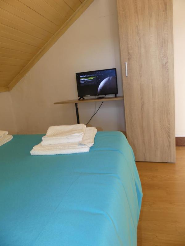 Double Room with Shared Bathroom image 3