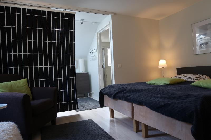 Double Room - No Pets image 3