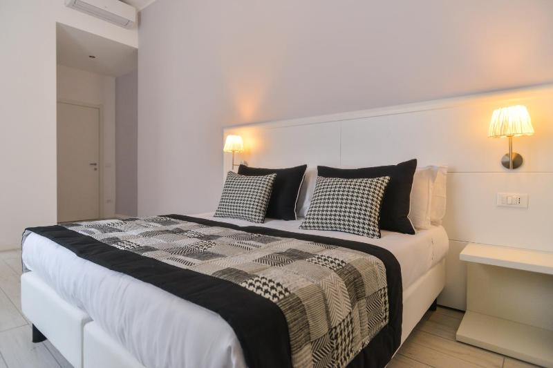 Superior Double Room image 3