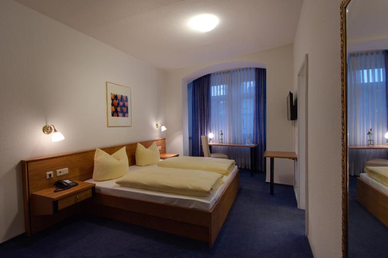 Double Room image 1