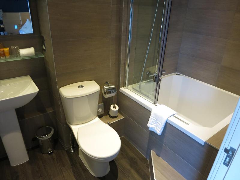 Executive Room image 3