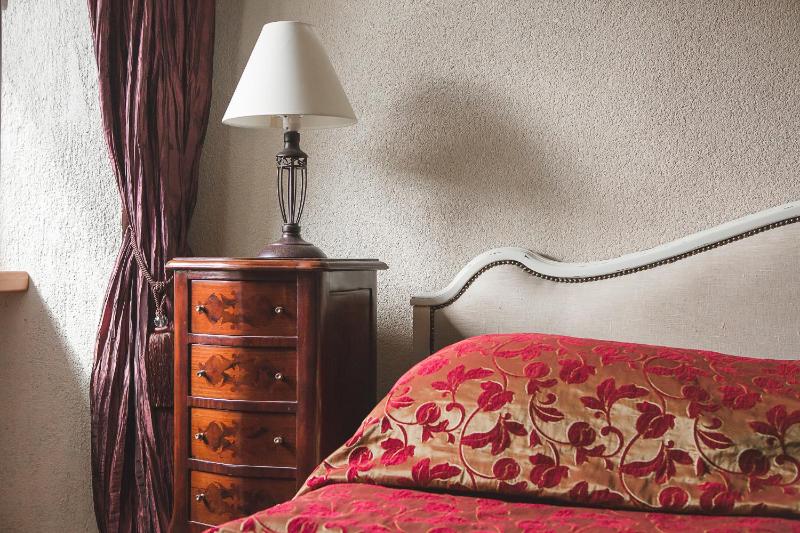Small Double Room image 2