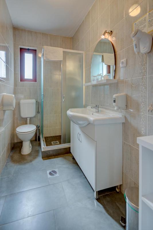 Double or Twin Room with Partial Sea View image 2