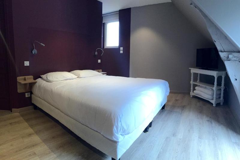 Superior King Room image 4