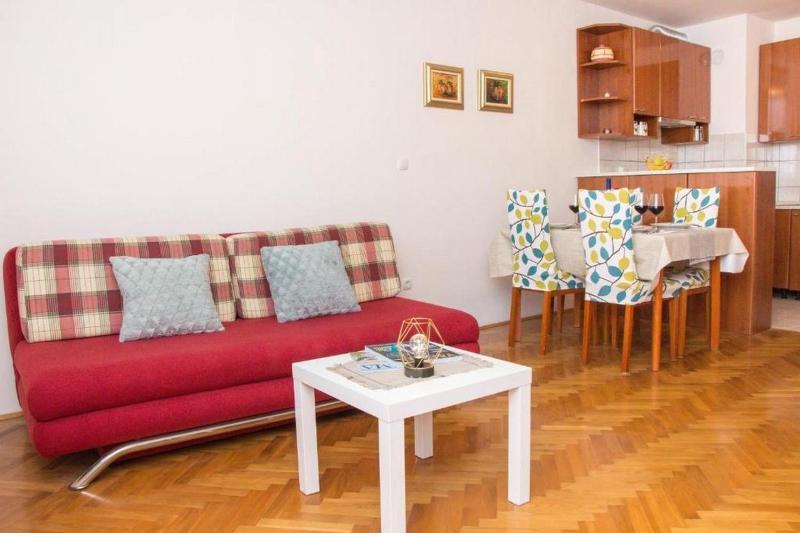 Apartments with parking space Omis - 21050 - image 8