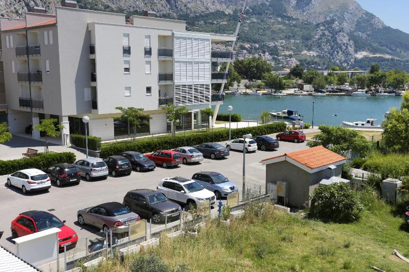 Apartments with parking space Omis - 21050 - image 16