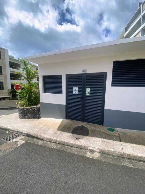Near Papeete modern apartment with sea view - image 8