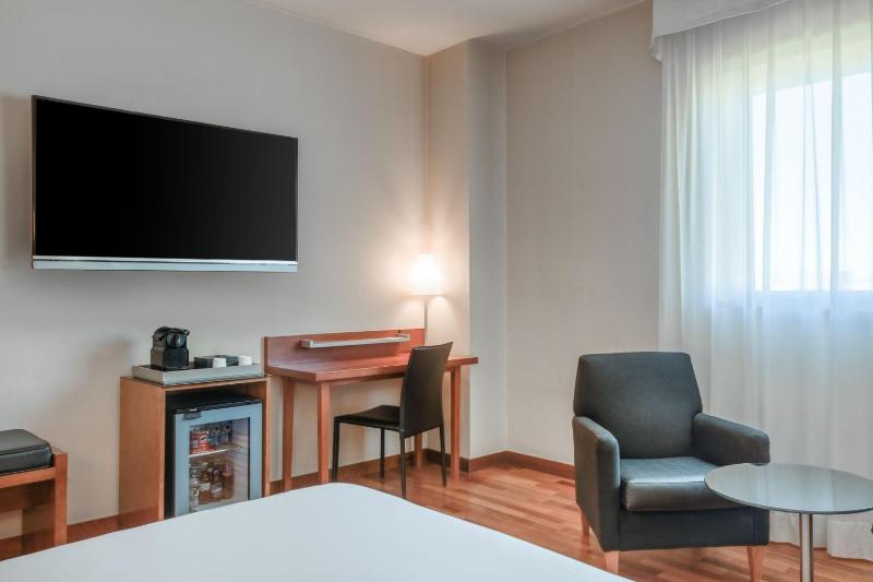 Superior King Room image 1