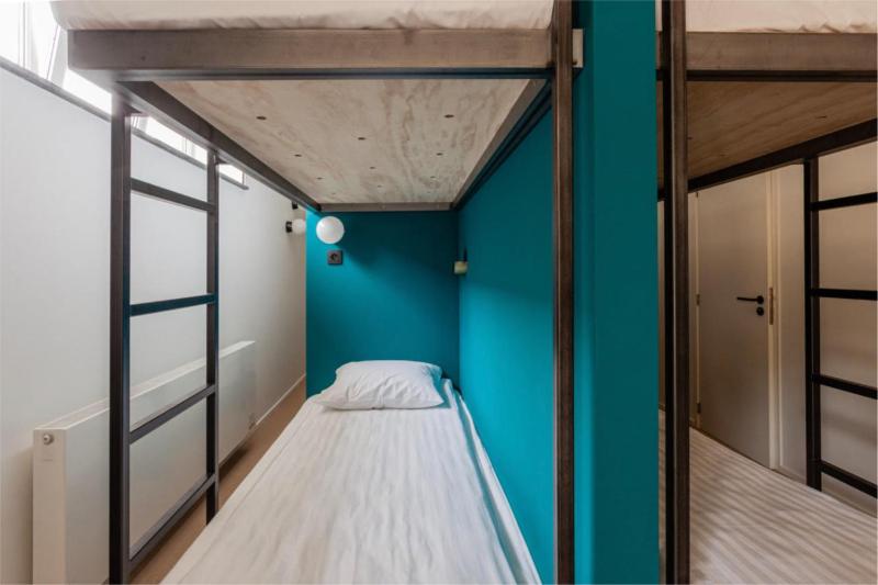 8-Bed Mixed Dormitory Room image 4