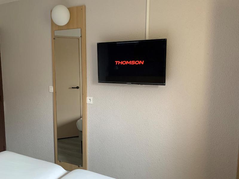 Twin Room image 2