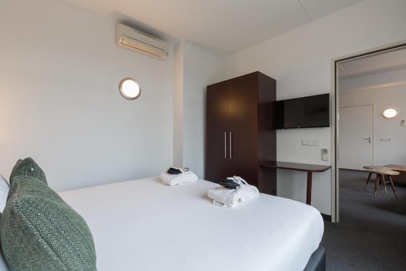 Suite image 3