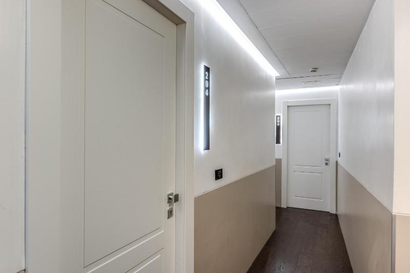 Double or Twin Room with Pantheon View image 4