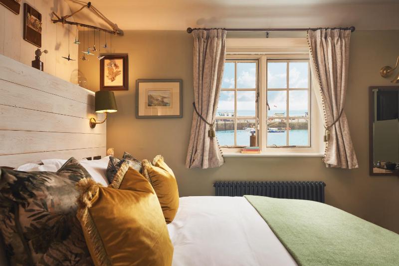 Double Room with Sea View image 3