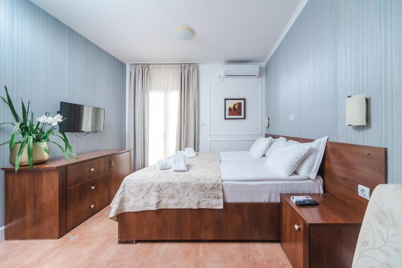 Standard Double Room with Terrace (28) image 4