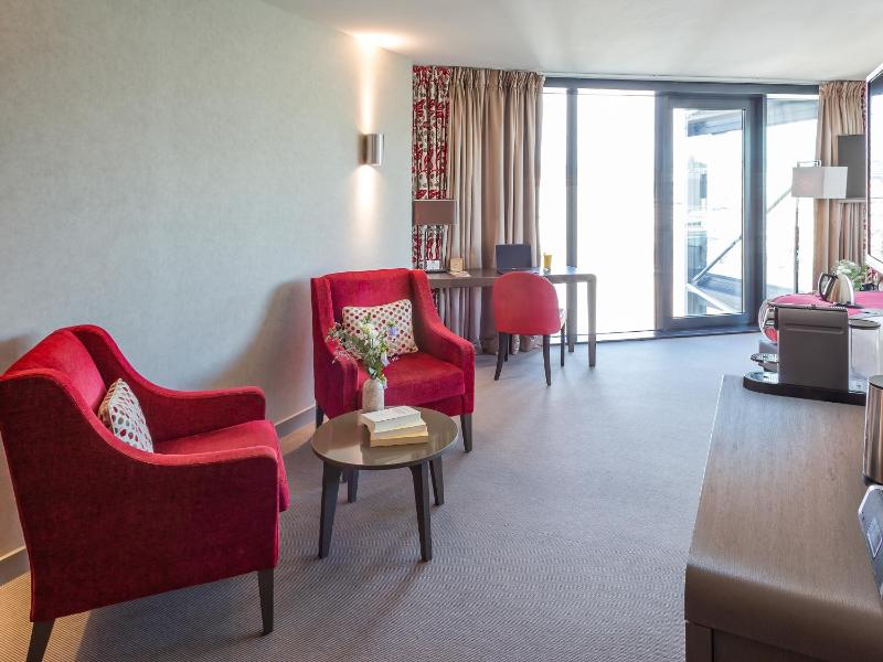 Junior Suite with Panoramic View image 2
