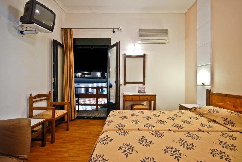Double Room with Port View image 3