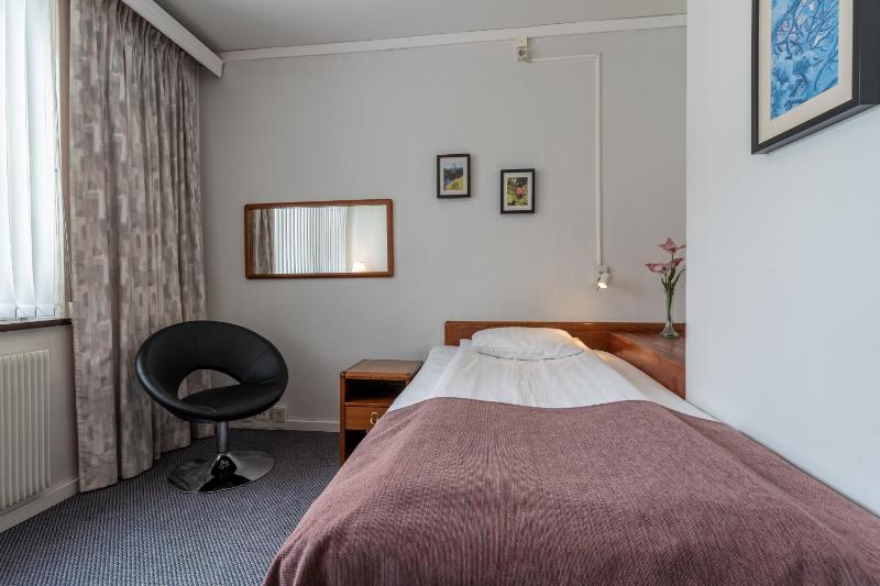 Single Room image 2