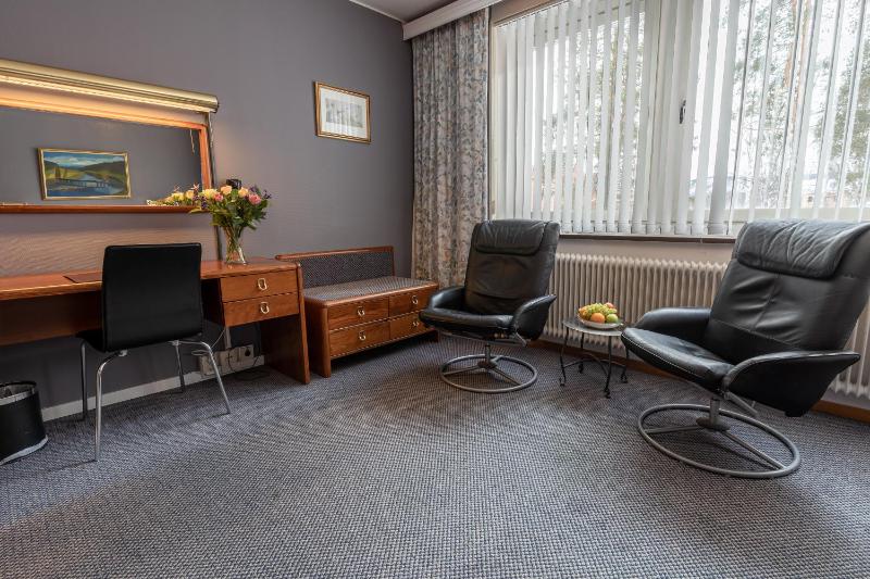 Double or Twin Room image 4