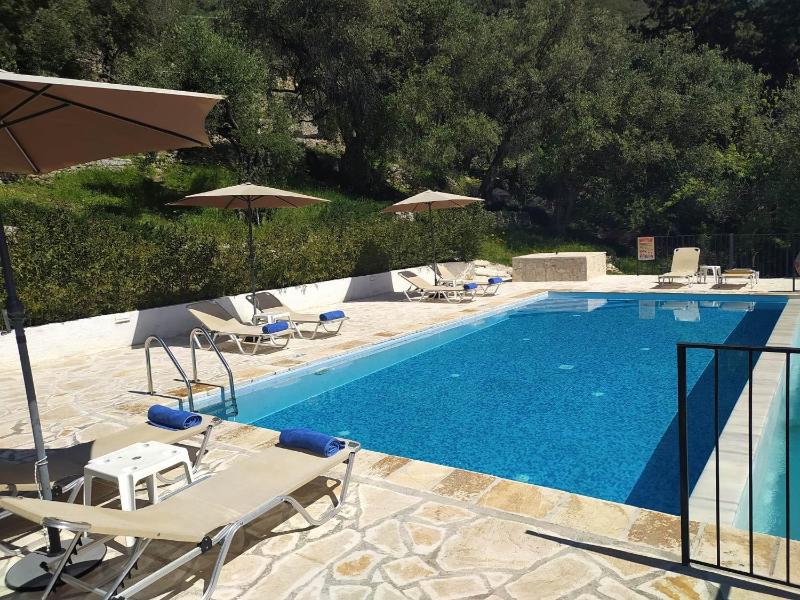 Apartment Zeus with private pool and sea view - image 23