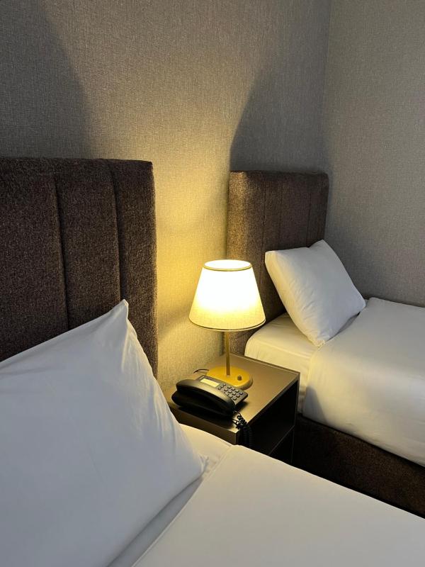 Twin Room image 1