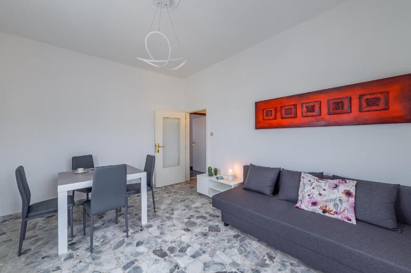 GuestHost - Ospedale Sant'Orsola Pizzardi White Apartment - image 12