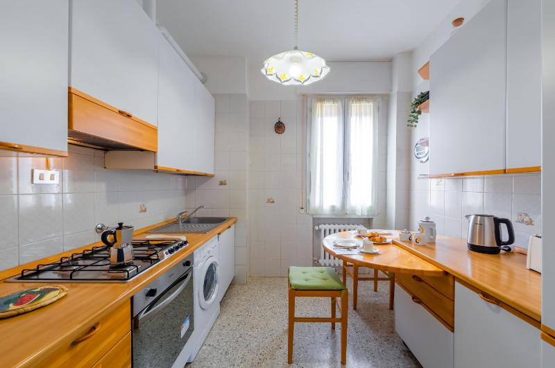 GuestHost - Ospedale Sant'Orsola Pizzardi White Apartment - image 8