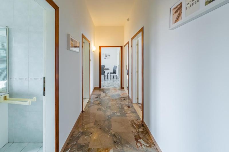 GuestHost - Ospedale Sant'Orsola Pizzardi White Apartment - image 15