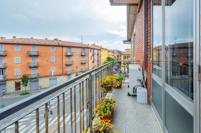 GuestHost - Ospedale Sant'Orsola Pizzardi White Apartment - image 16