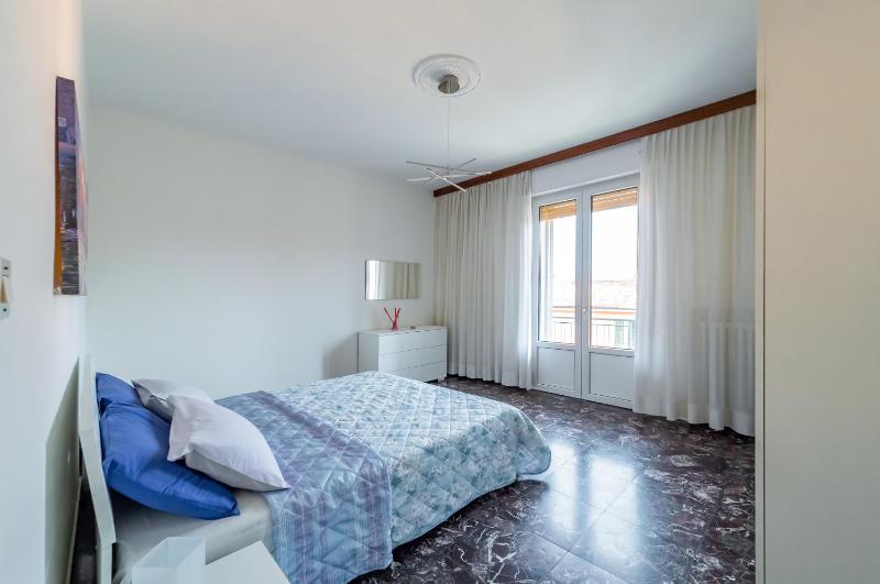 GuestHost - Ospedale Sant'Orsola Pizzardi White Apartment - image 10