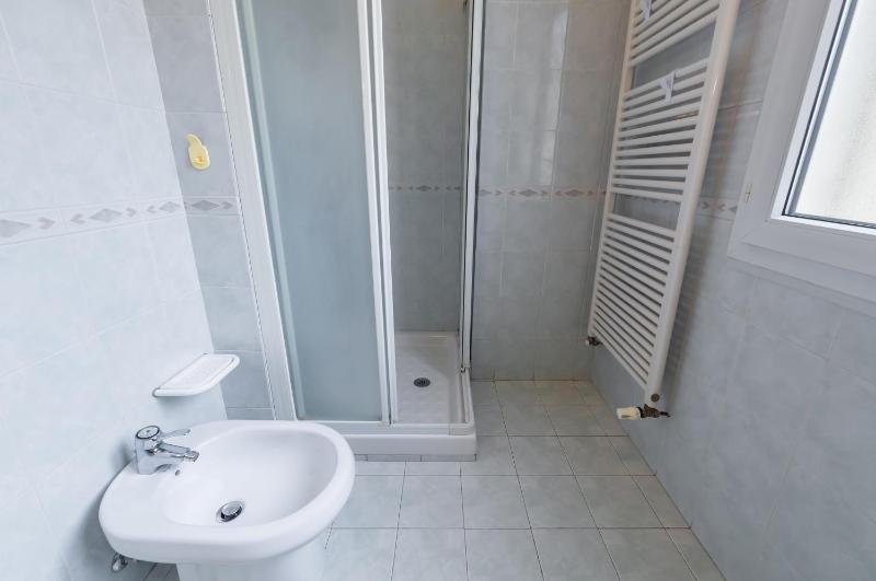 GuestHost - Ospedale Sant'Orsola Pizzardi White Apartment - image 9