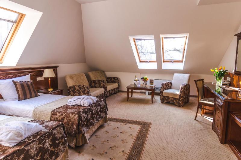 Quadruple Room image 1
