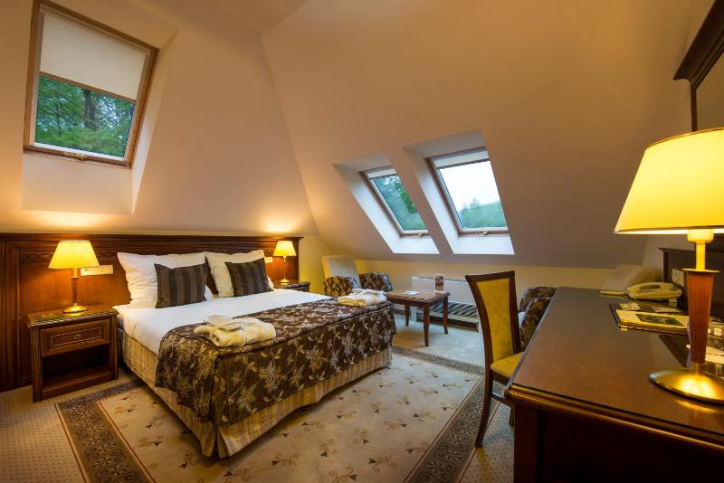 Double Room image 3