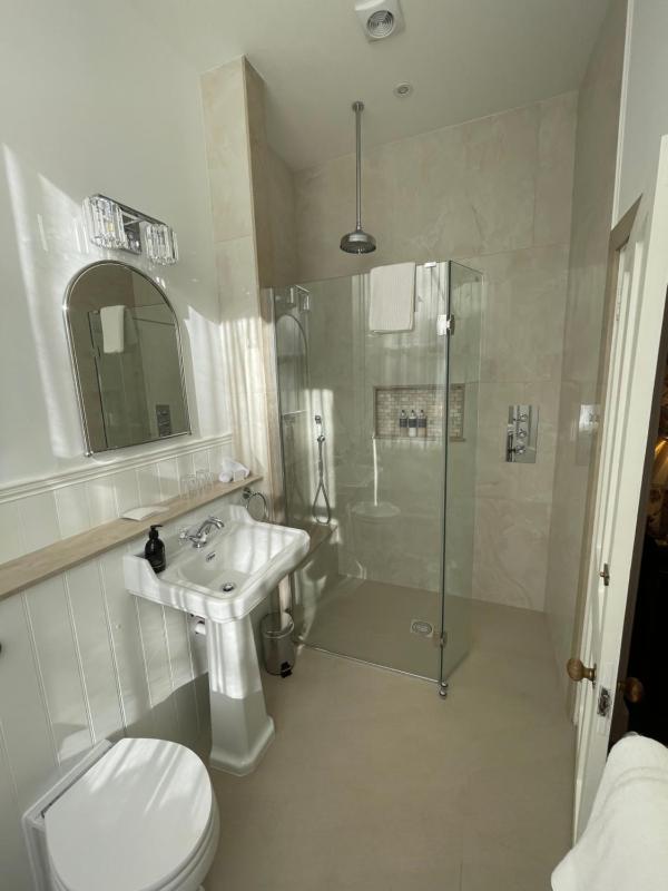 Premium Double Room image 2