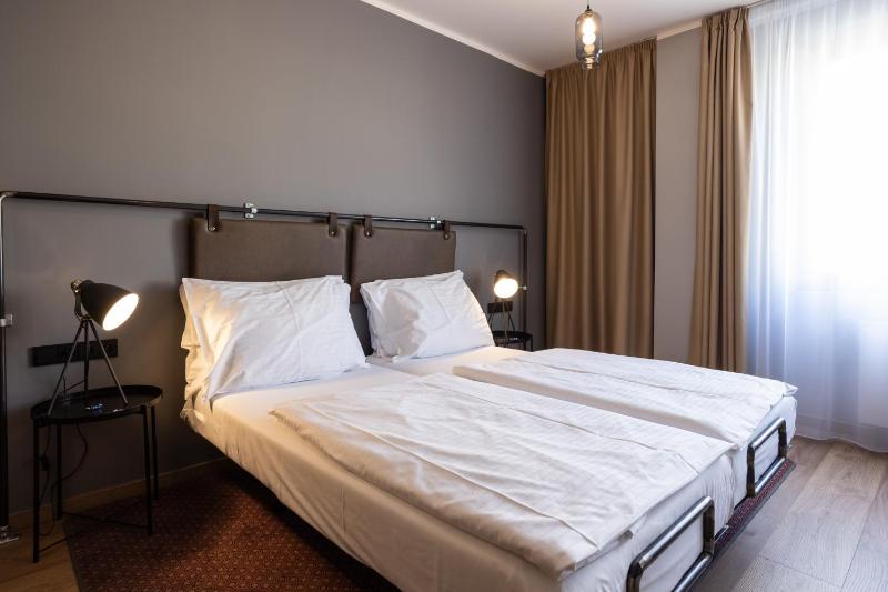 Triple Room with Private Bathroom image 3