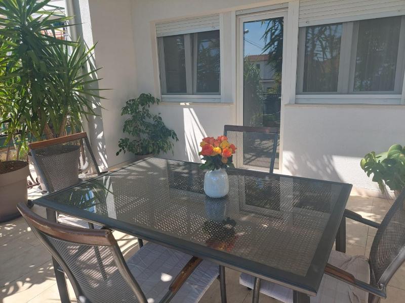 One-Bedroom Apartment - Ground Floor image 2