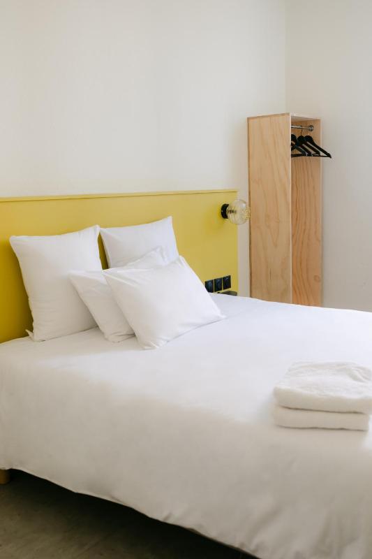 Double Room image 4
