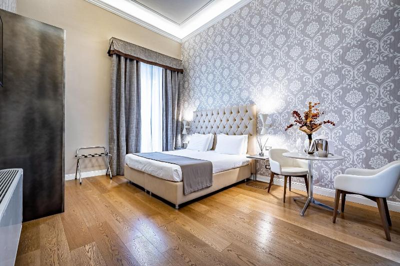 Superior King Room image 1