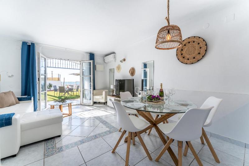 Beach house with direct access to Calahonda Beach and open sea views CS183 - image 30