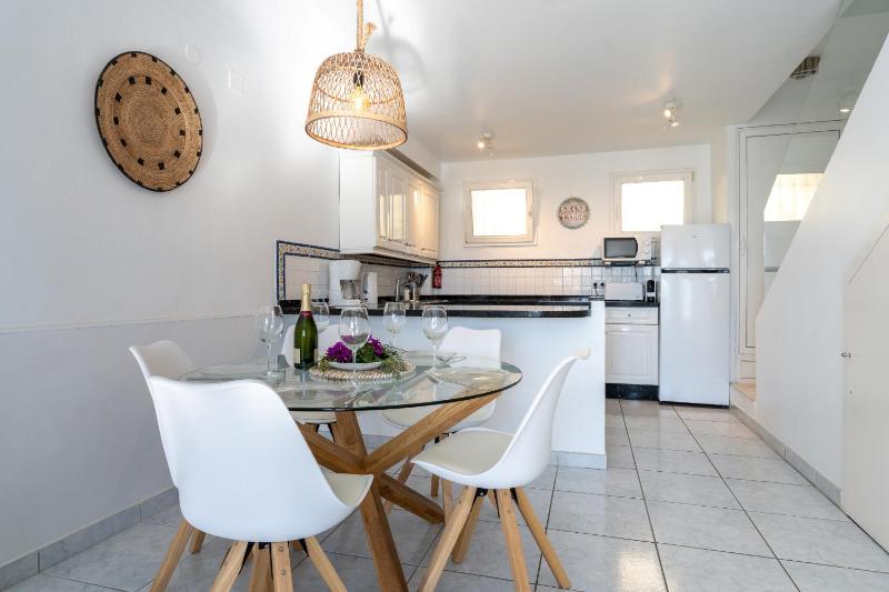 Beach house with direct access to Calahonda Beach and open sea views CS183 - image 2