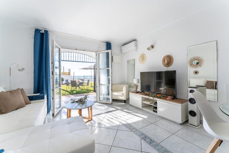 Beach house with direct access to Calahonda Beach and open sea views CS183 - image 22