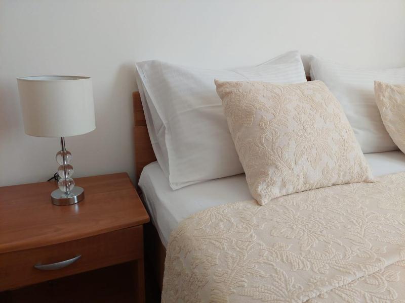One-Bedroom Apartment with Sea View image 4